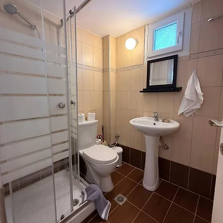 Helios Apartment *