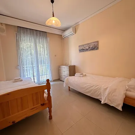 Helios Apartment *